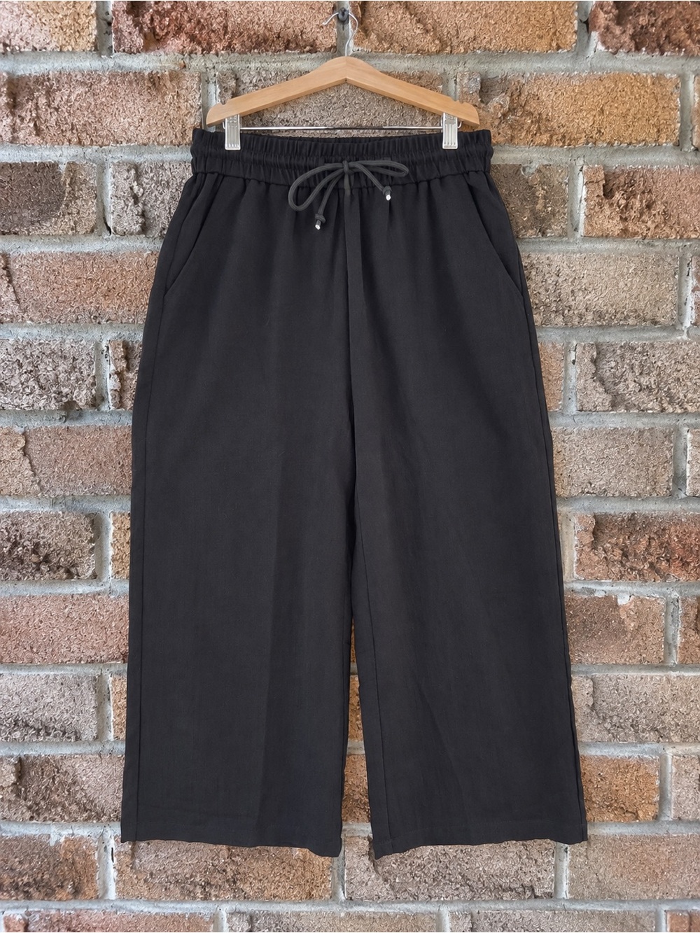 Halara Black Wide Leg Drawstring Crop Pants Viscose Blend Relaxed Fit M